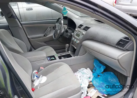 2009 Toyota Camry Le z USA, uszkodzony, nr VIN 4T1BE46K99U877789